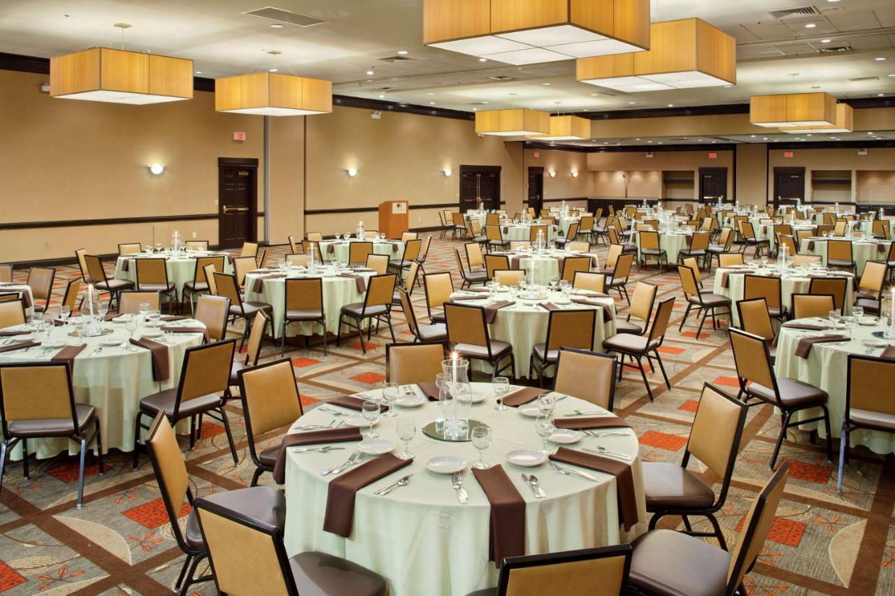 | DoubleTree by Hilton Columbus/Worthington