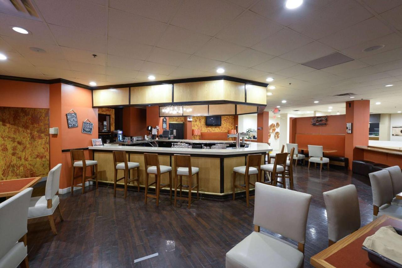 | DoubleTree by Hilton Columbus/Worthington