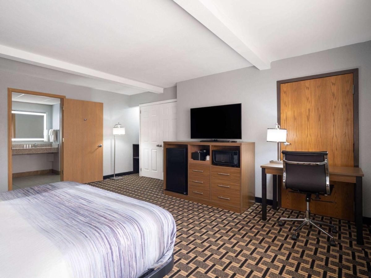 | Best Western Woodstock Inn