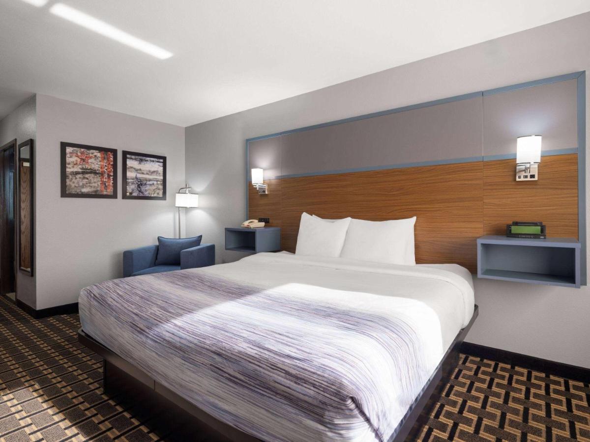 | Best Western Woodstock Inn