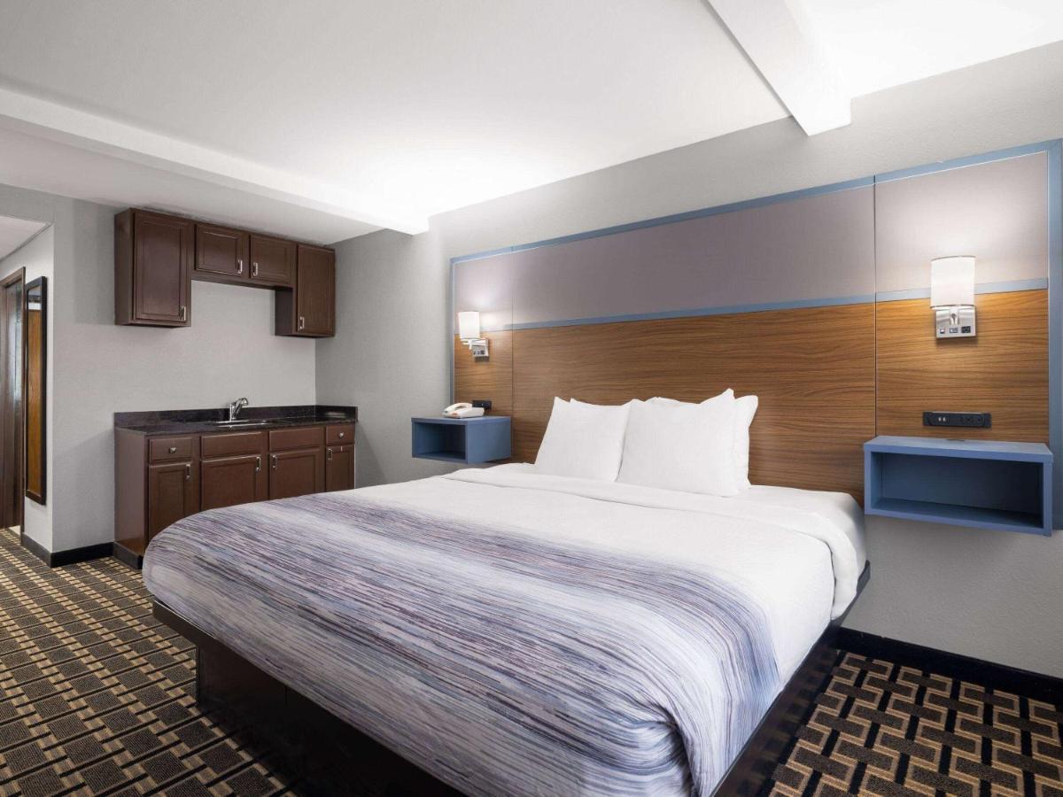 | Best Western Woodstock Inn