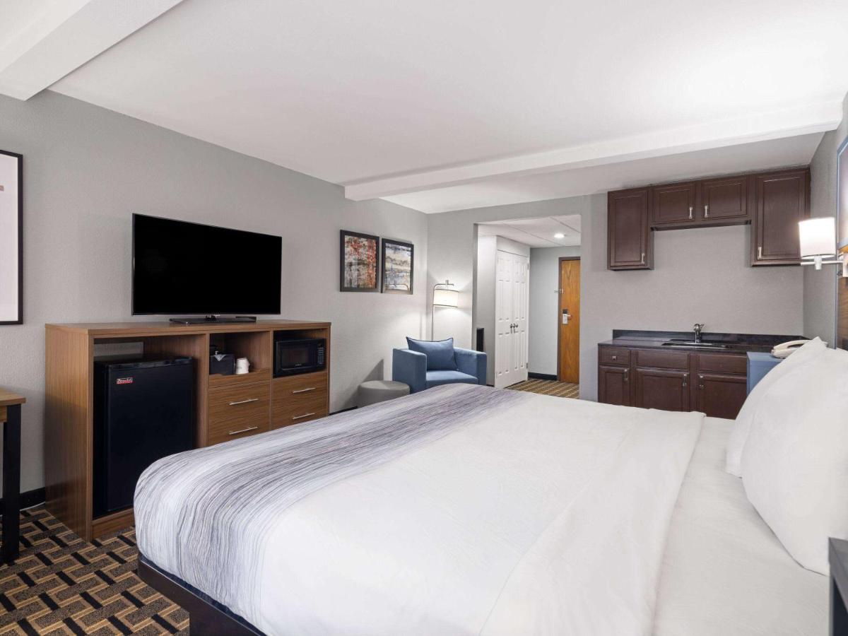 | Best Western Woodstock Inn