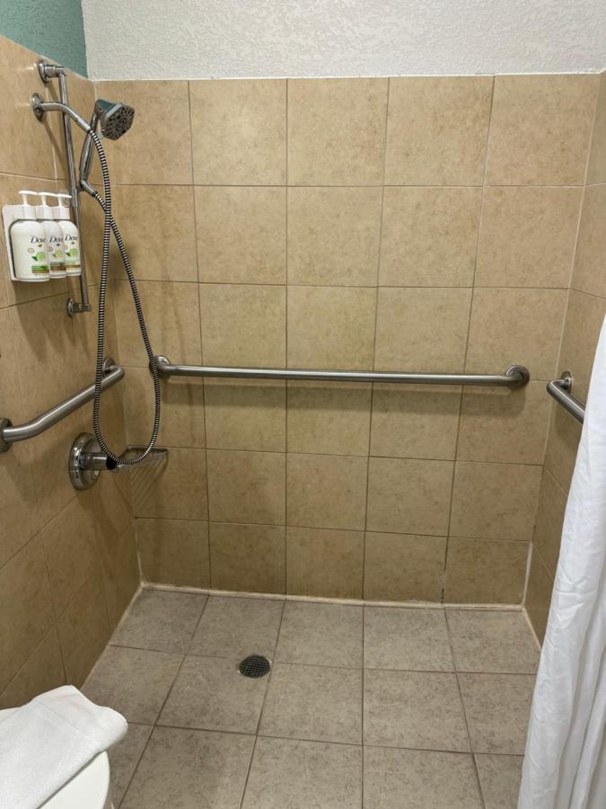 Queen Room - Mobility Access/Non-Smoking at Wingate by Wyndham Sioux City