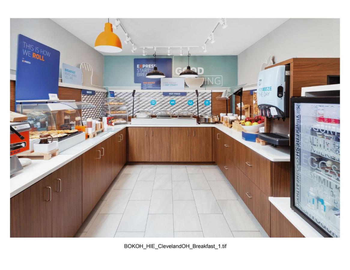 | Holiday Inn Express Cleveland Airport - Brook Park, an IHG Hotel