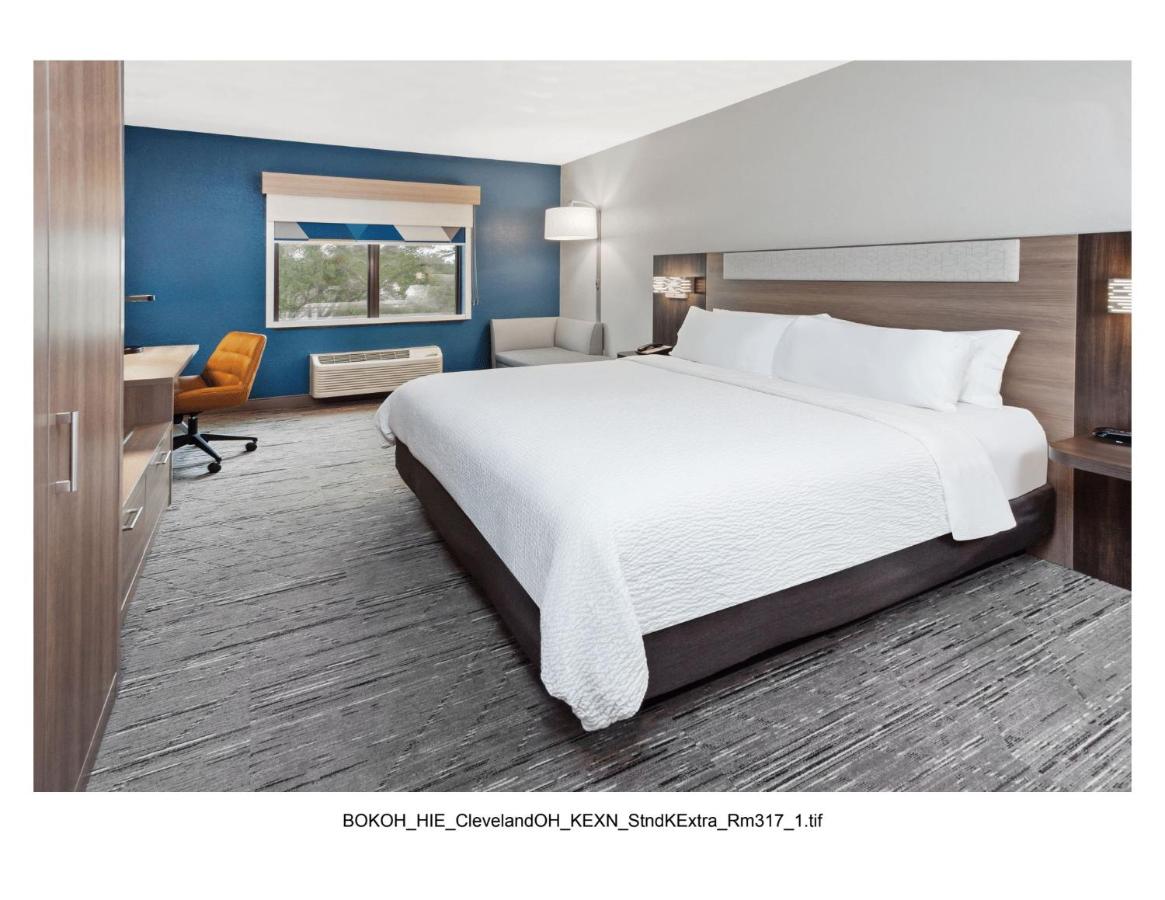 | Holiday Inn Express Cleveland Airport - Brook Park, an IHG Hotel