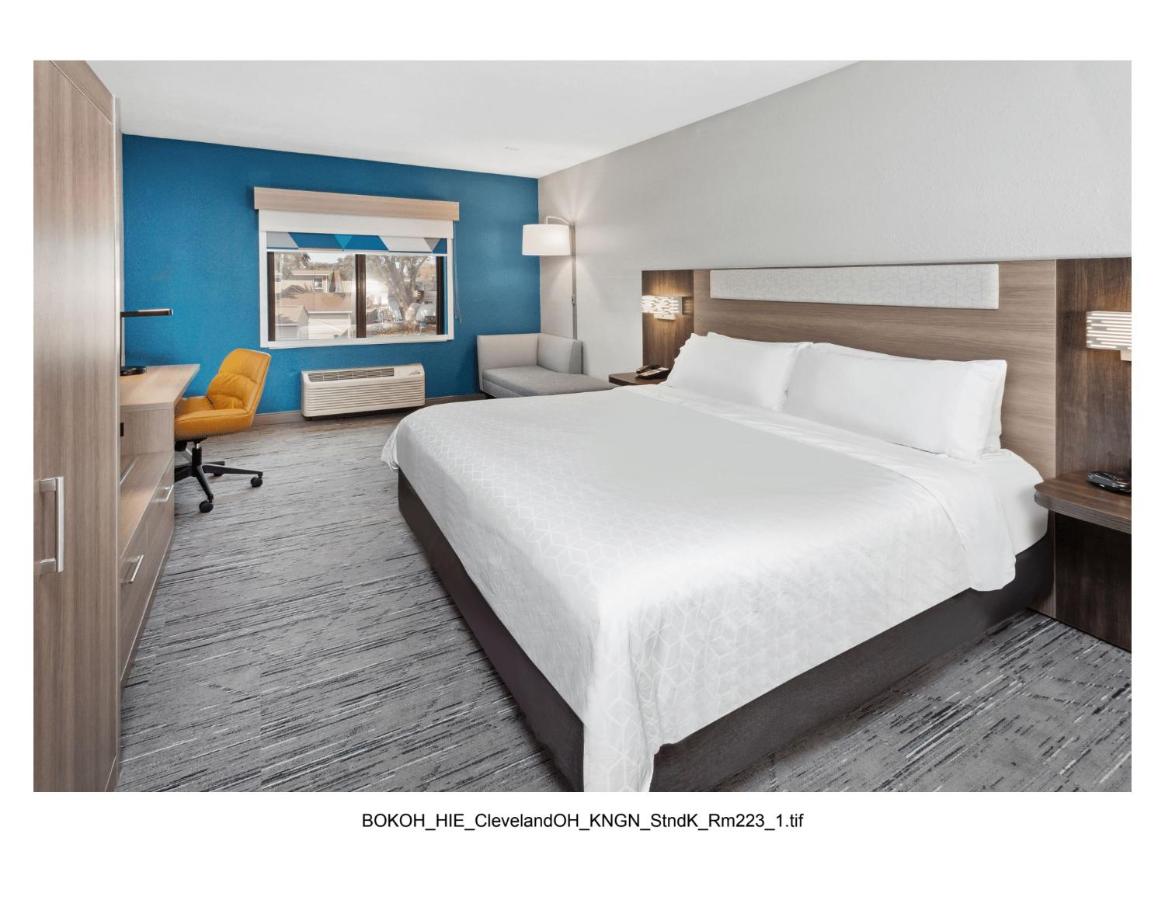 | Holiday Inn Express Cleveland Airport - Brook Park, an IHG Hotel