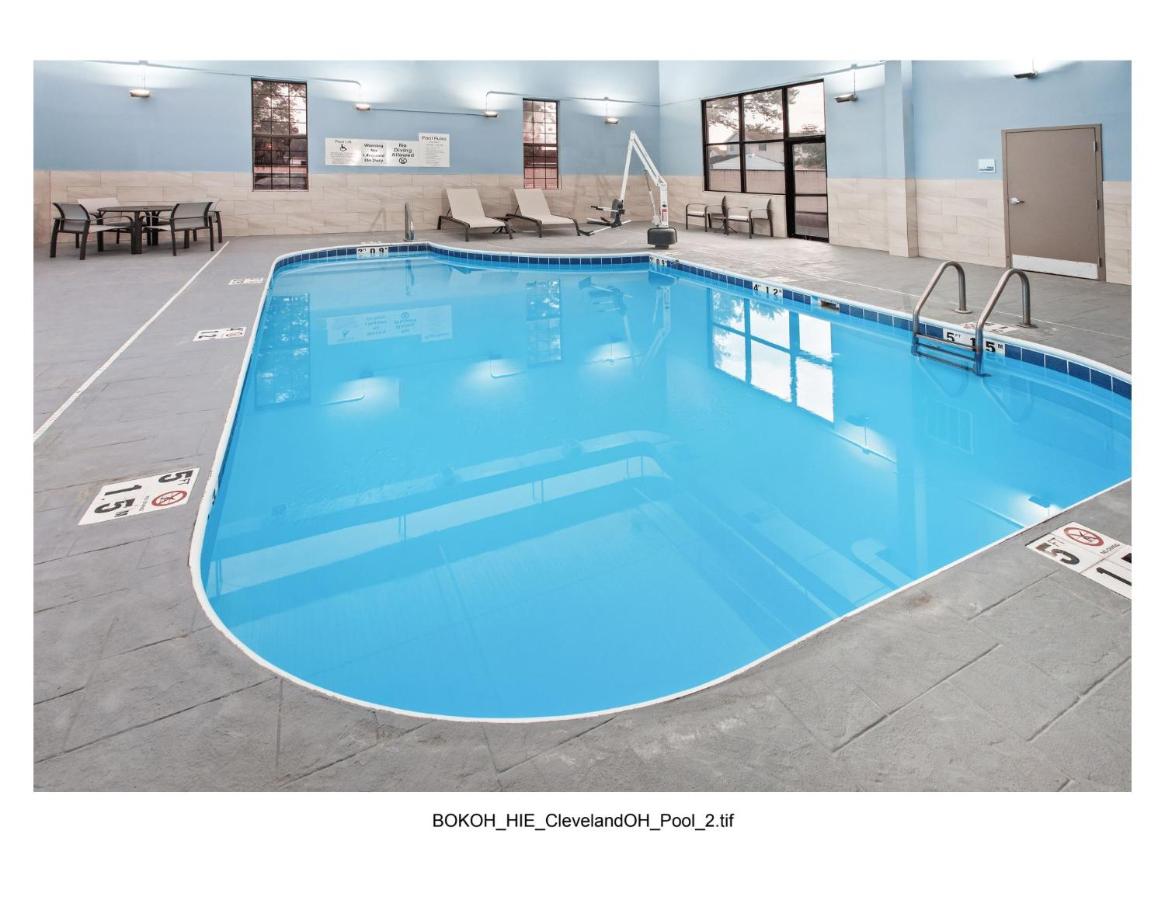 | Holiday Inn Express Cleveland Airport - Brook Park, an IHG Hotel