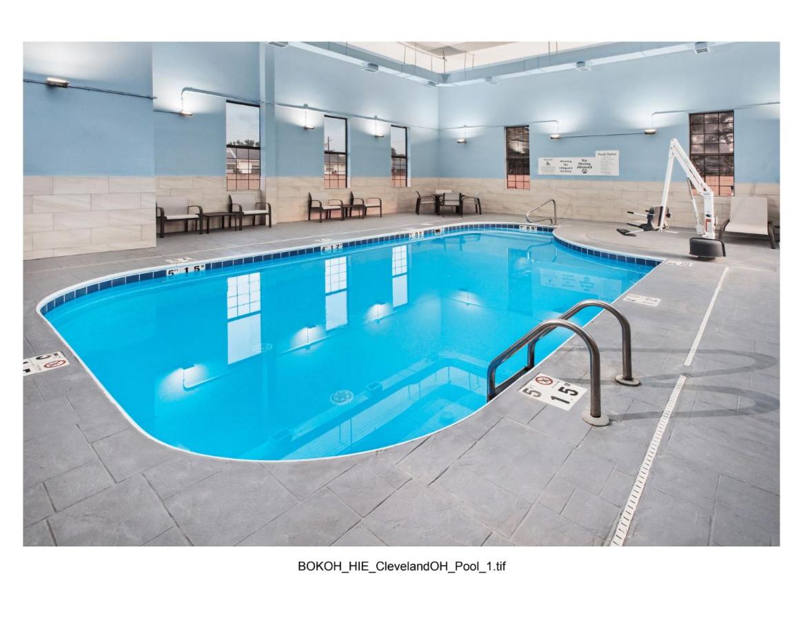 | Holiday Inn Express Cleveland Airport - Brook Park, an IHG Hotel