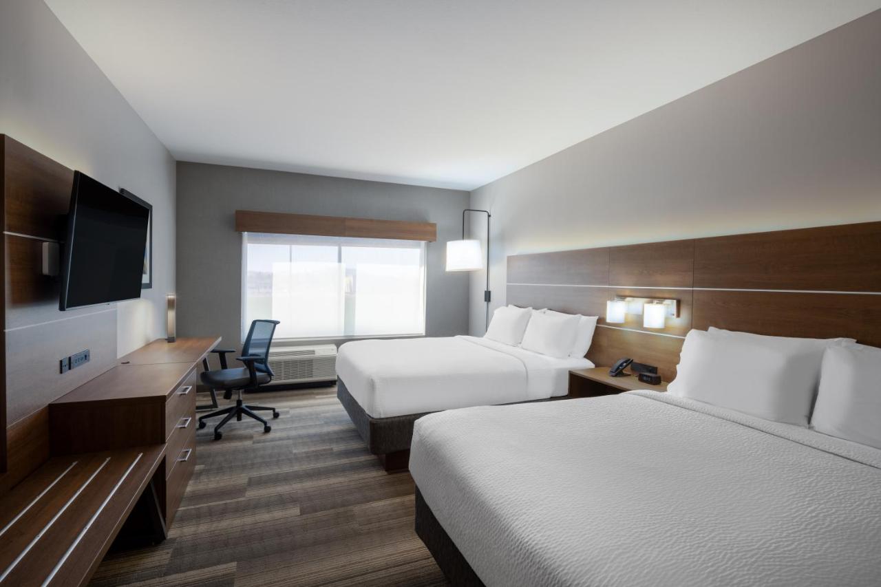 | Holiday Inn Express & Suites - Gilbert - Mesa Gateway Airport