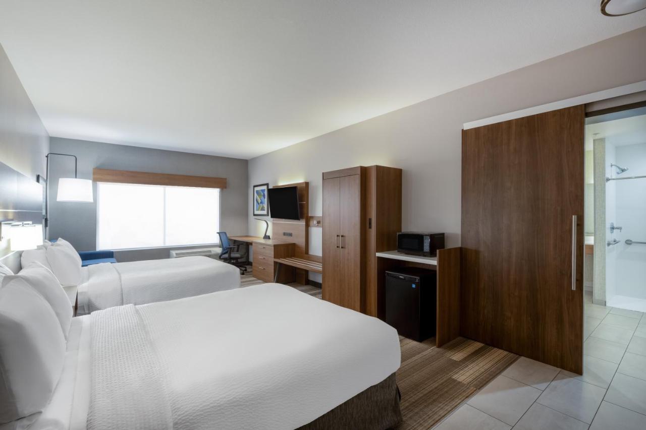 | Holiday Inn Express & Suites - Gilbert - Mesa Gateway Airport