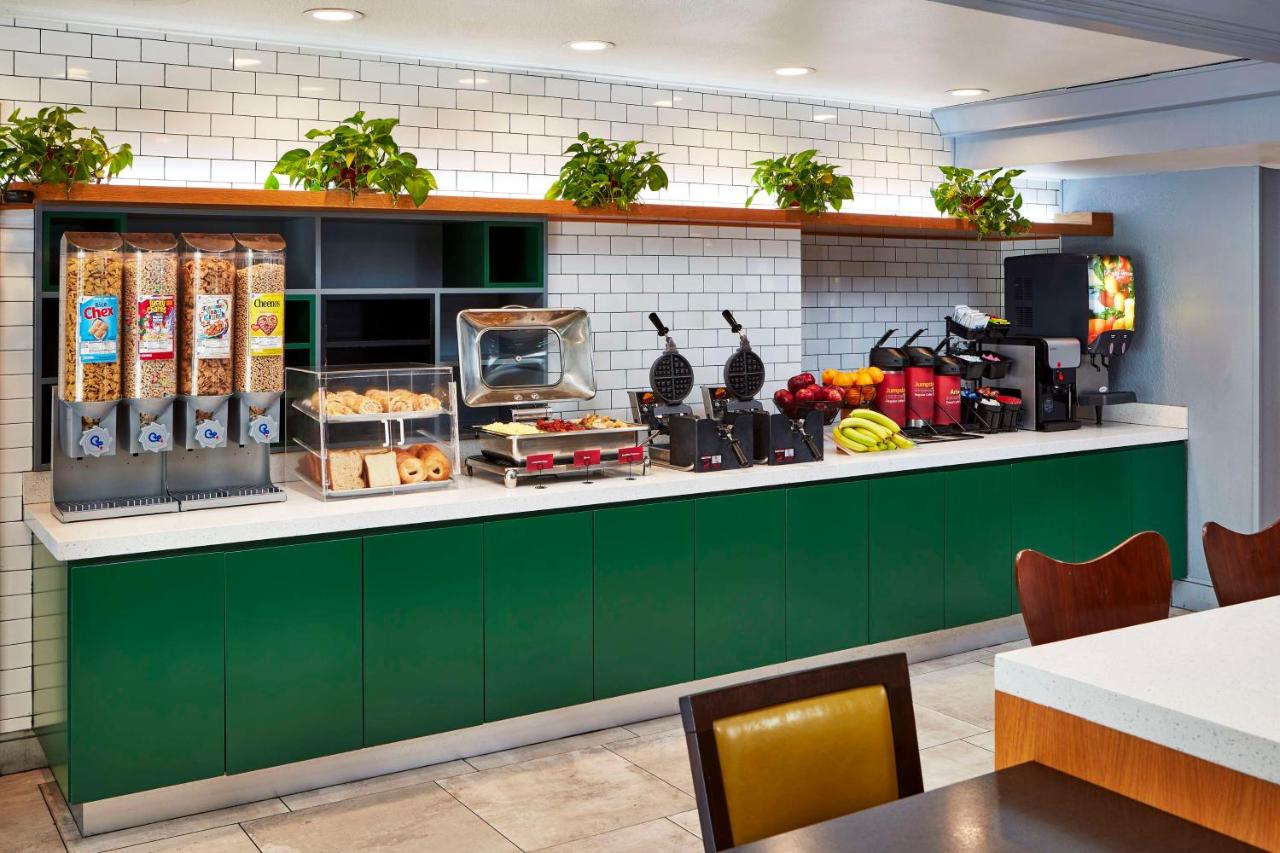 | Best Western Plus Meridian Inn & Suites, Anaheim-Orange