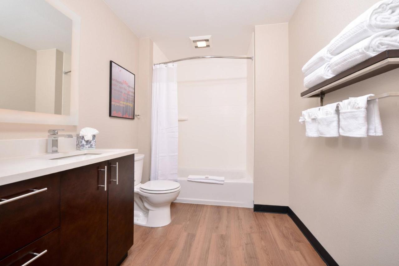 One-Bedroom Queen Suite with Sofa Bed at TownePlace Suites by Marriott Ontario Chino Hills