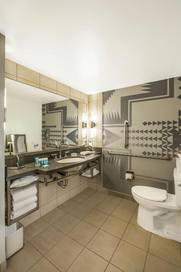 Studio Suite, 1 King, Corner room at W Seattle