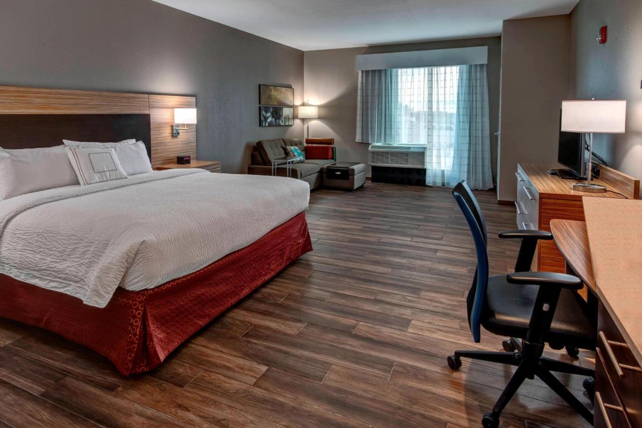 | TownePlace Suites by Marriott Hot Springs