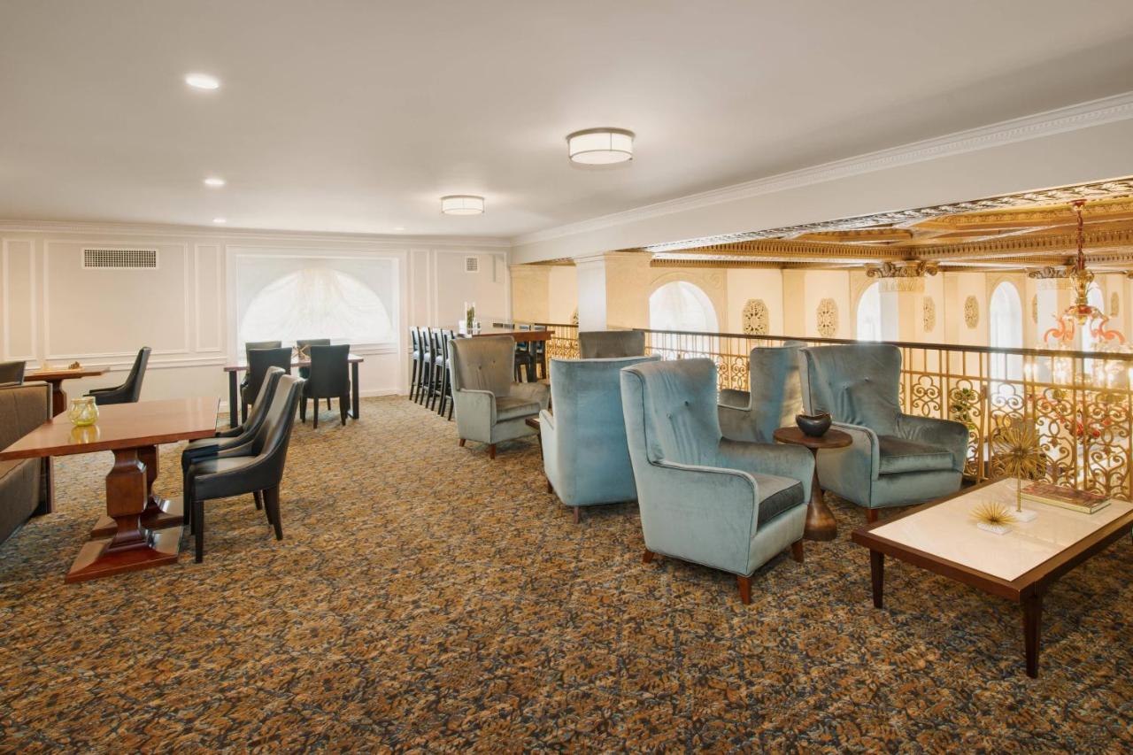 Club King Room at Marriott Syracuse Downtown