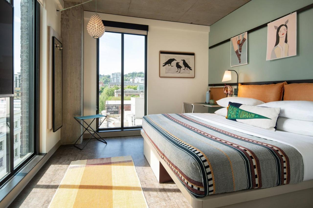 Corner Guest room with 1 King at Moxy Portland Downtown