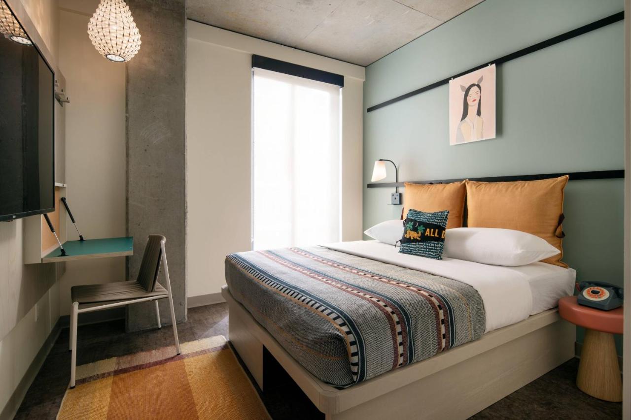 Standard Guest room with 1 Queen at Moxy Portland Downtown