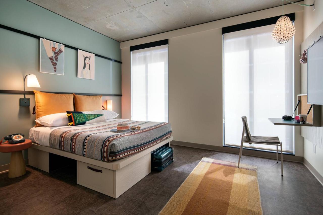 Corner Guest room with 1 Queen at Moxy Portland Downtown
