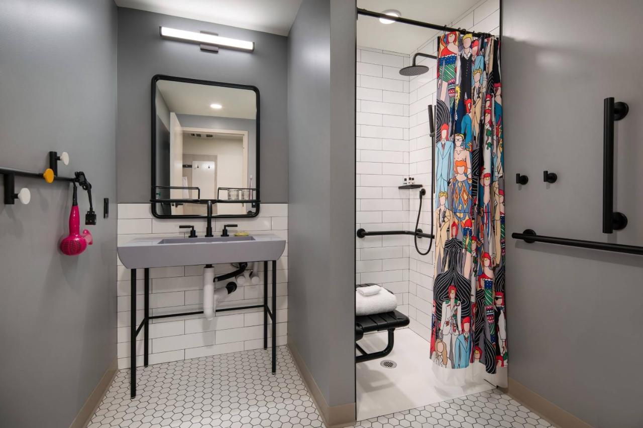 Standard King Room at Moxy Portland Downtown