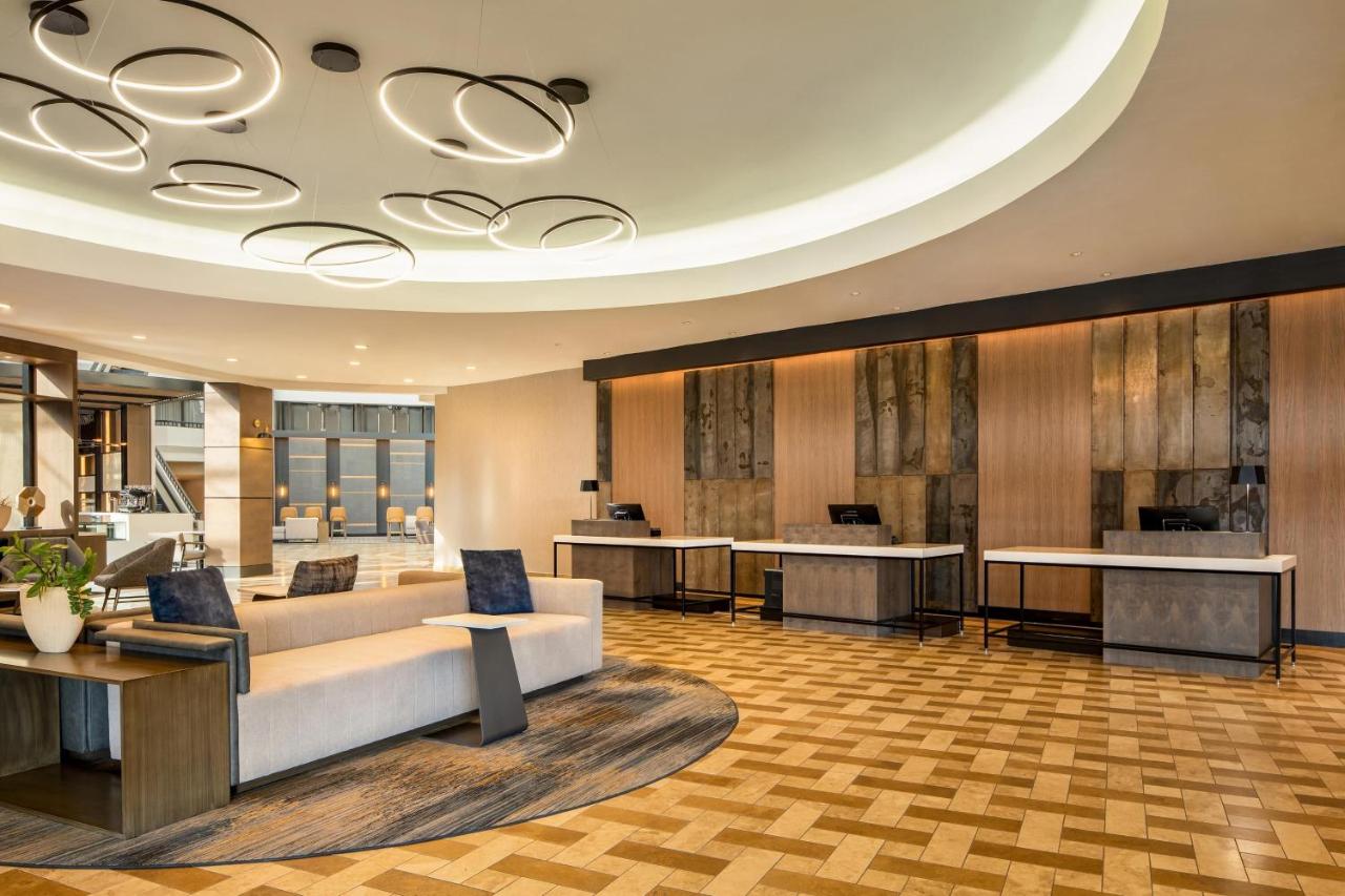 | Sheraton Detroit Metro Airport