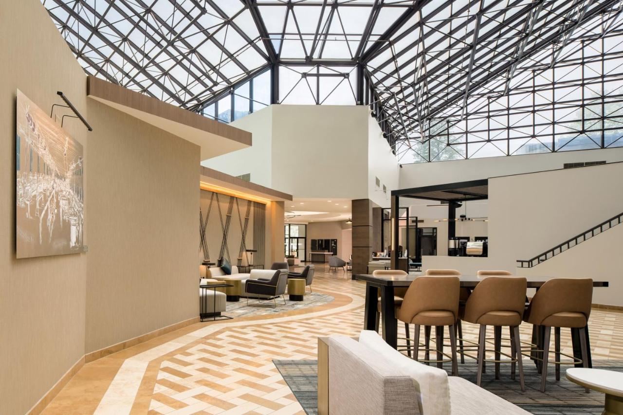 | Sheraton Detroit Metro Airport