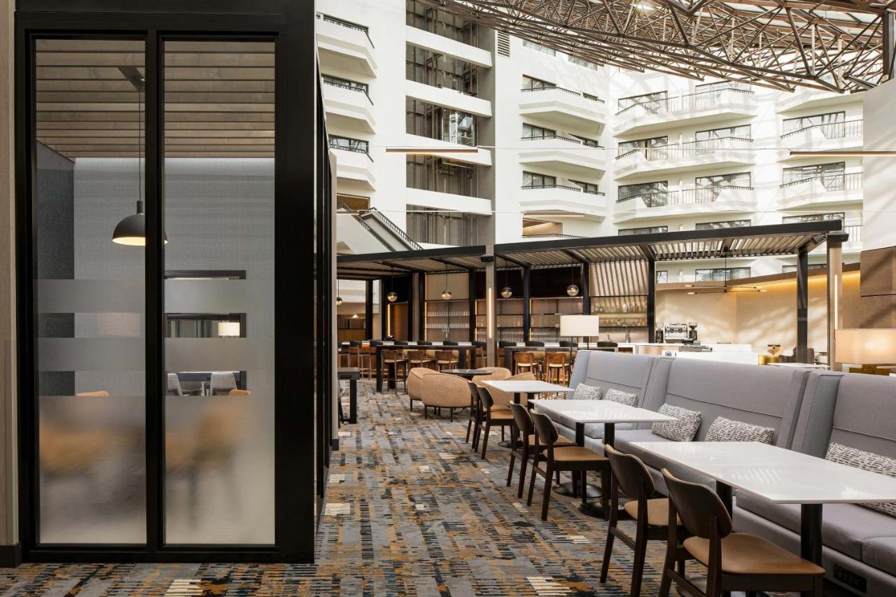 | Sheraton Detroit Metro Airport