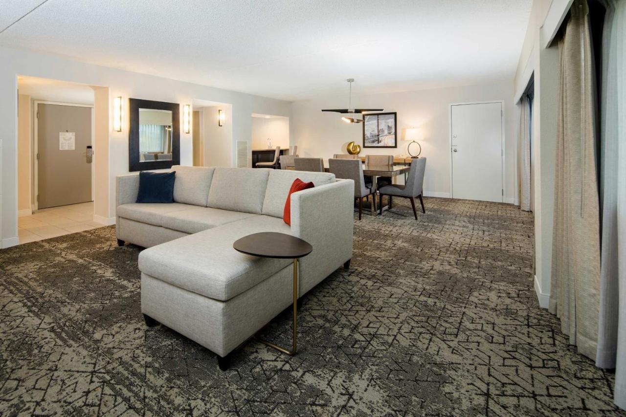 | Sheraton Detroit Metro Airport