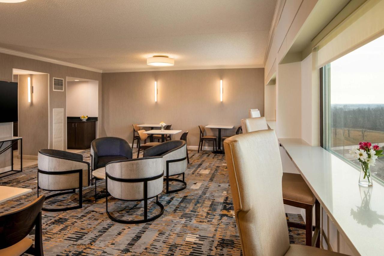 | Sheraton Detroit Metro Airport