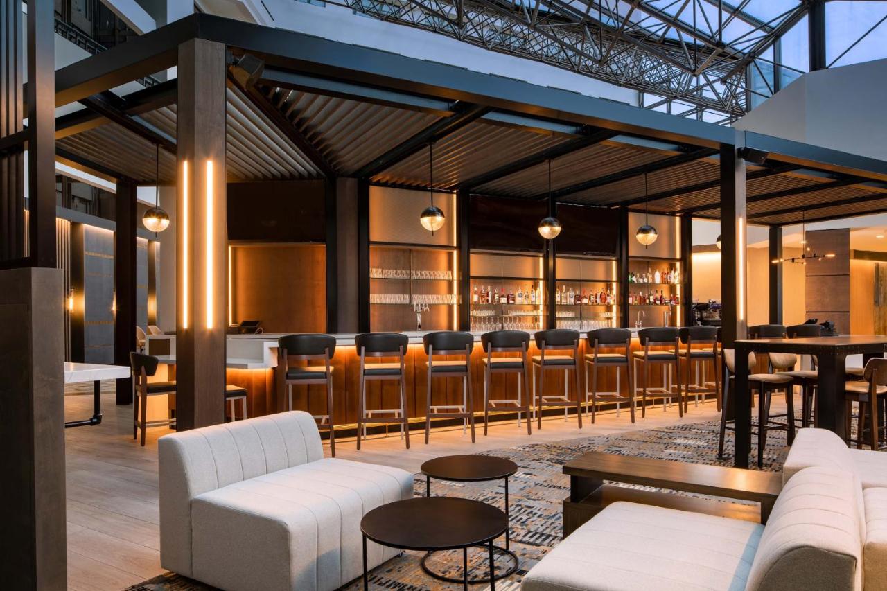 | Sheraton Detroit Metro Airport