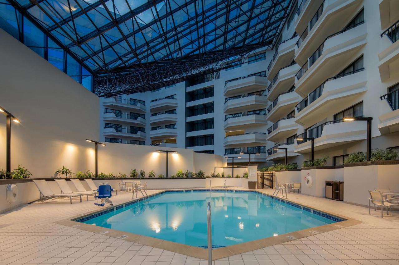| Sheraton Detroit Metro Airport