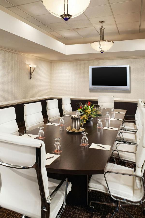 | Sheraton Detroit Metro Airport