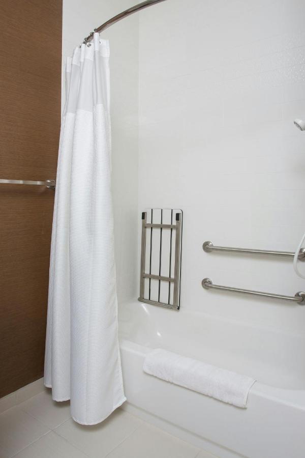 | Fairfield Inn & Suites Waco South