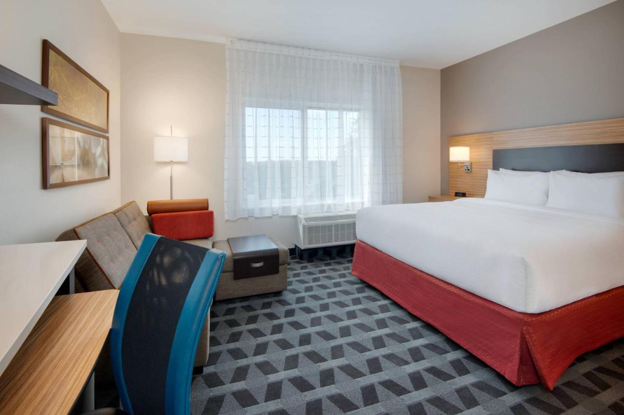 King Studio with Sofa Bed at TownePlace Suites by Marriott Niceville Eglin AFB Area