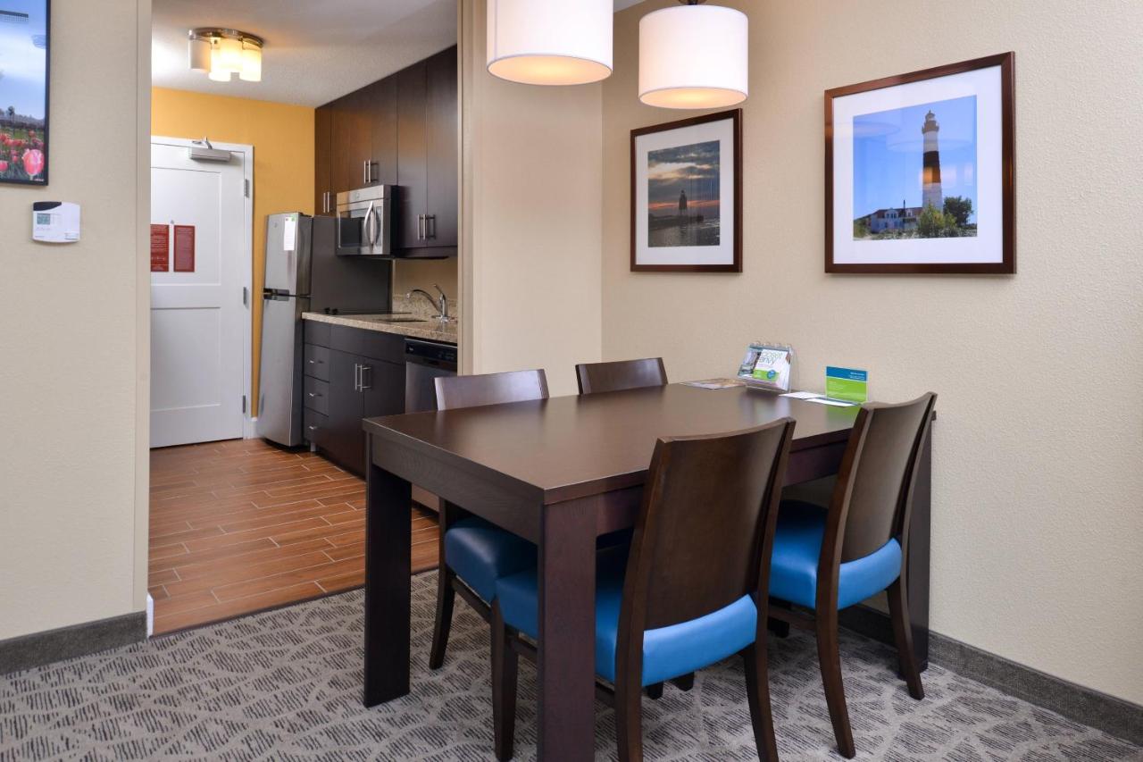 | TownePlace Suites Detroit Commerce