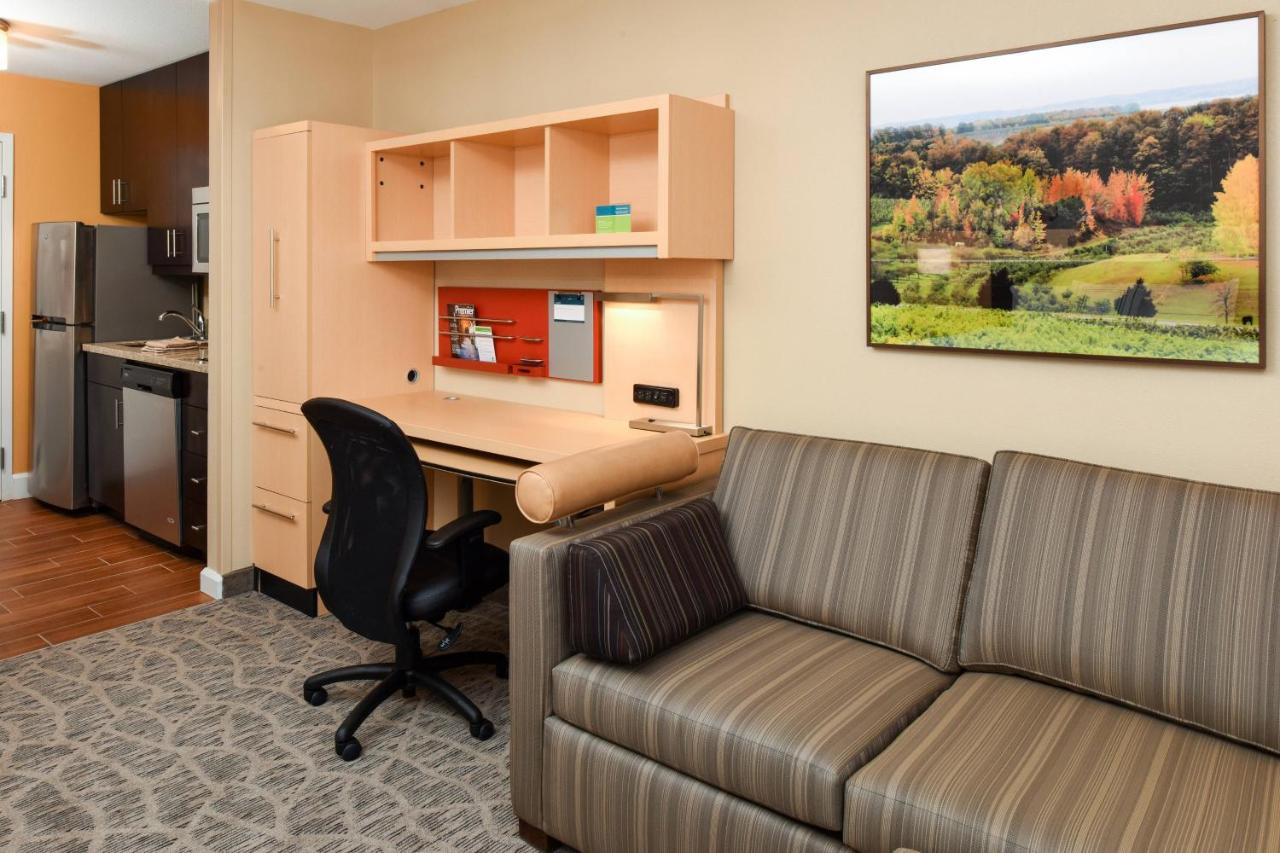 | TownePlace Suites Detroit Commerce