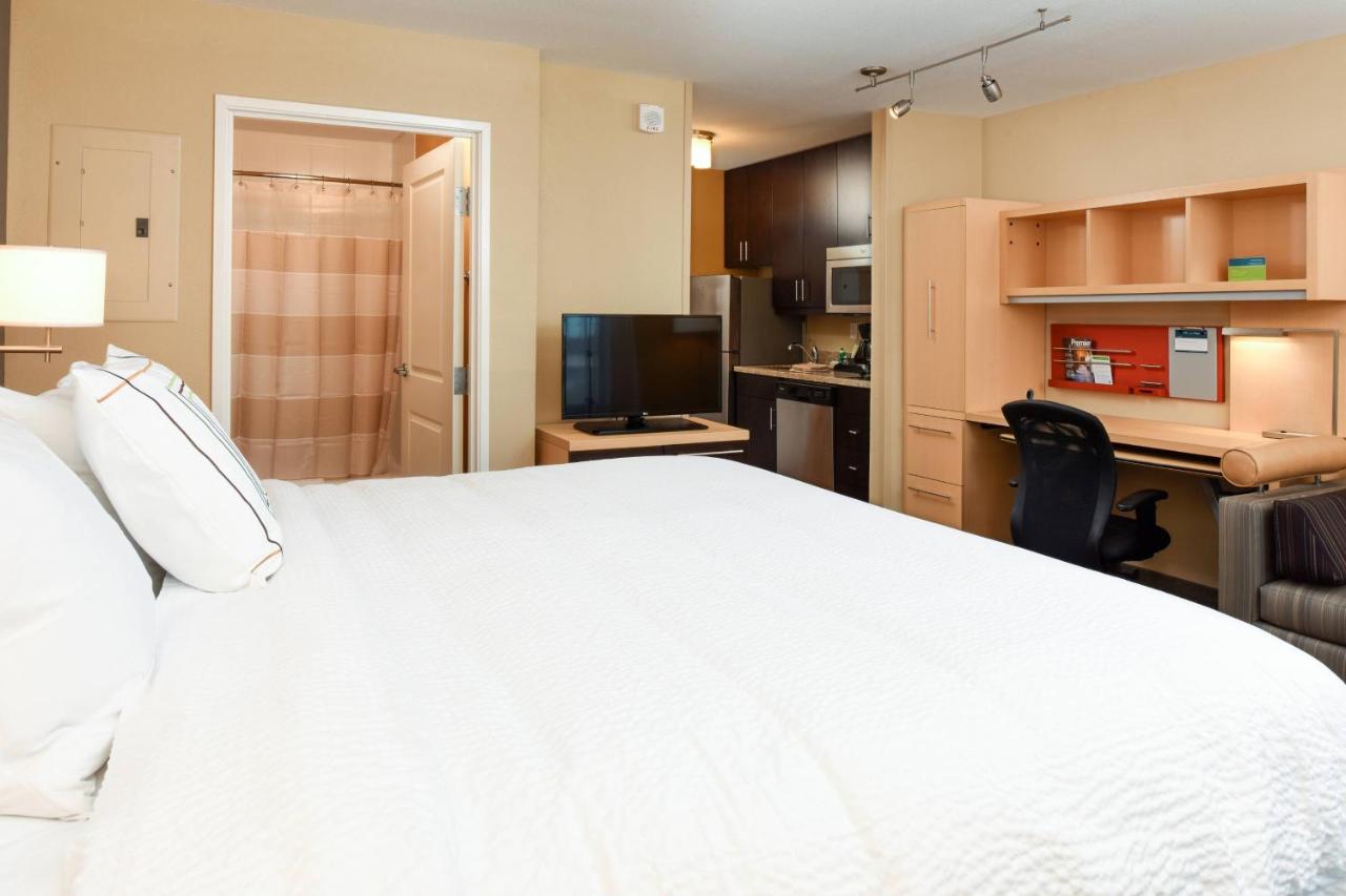 | TownePlace Suites Detroit Commerce