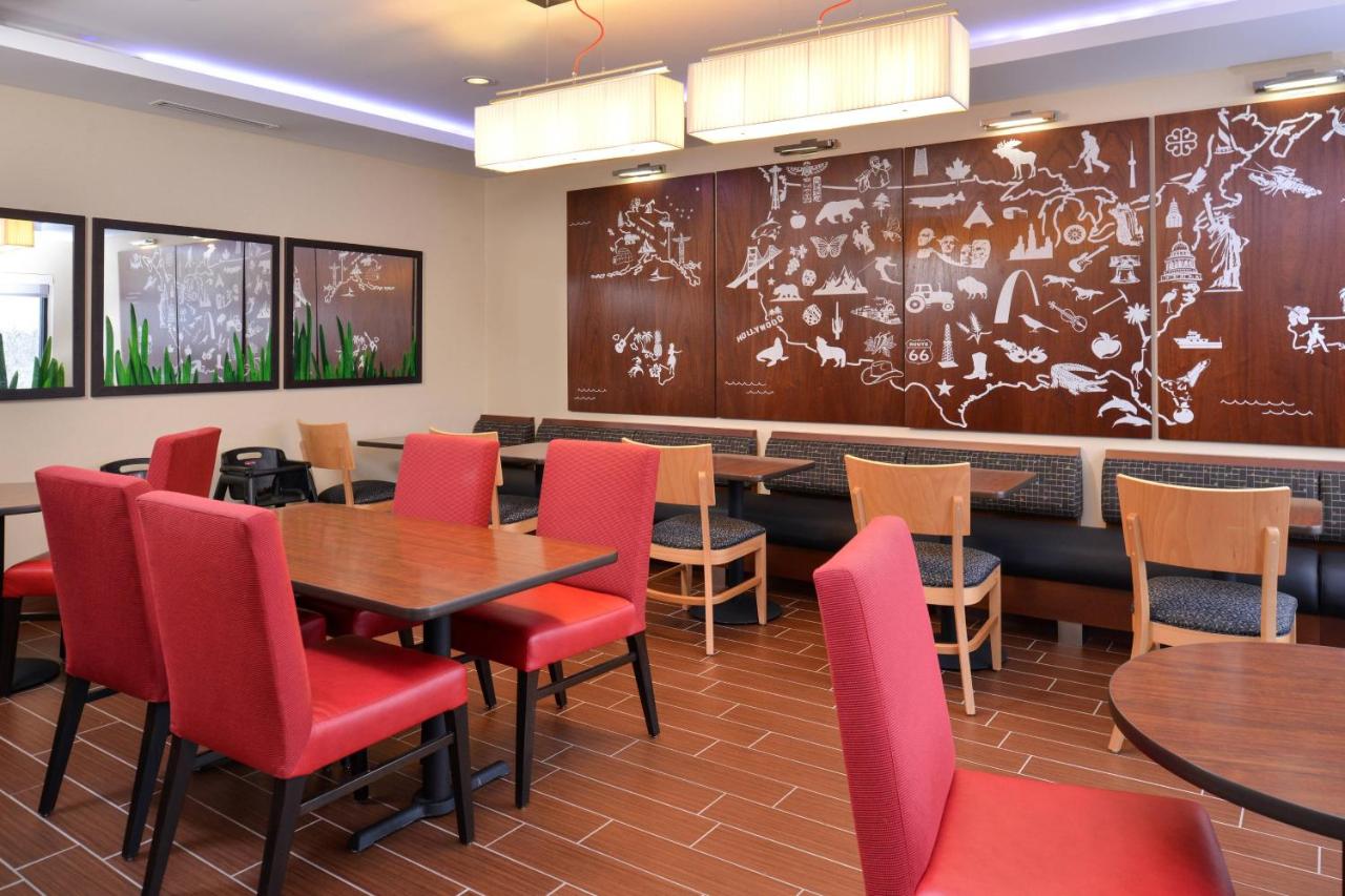 | TownePlace Suites Detroit Commerce