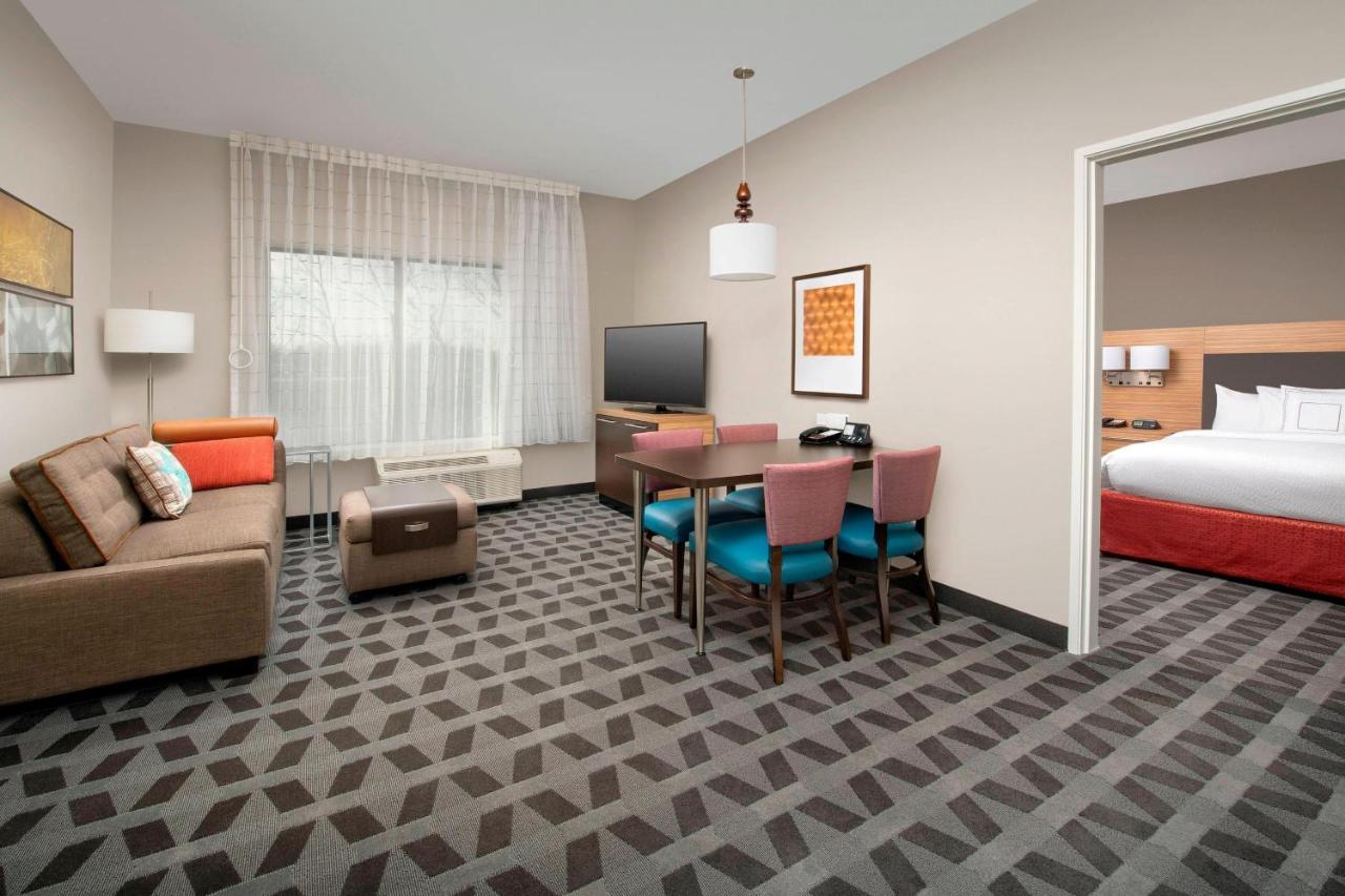 | TownePlace Suites by Marriott College Park