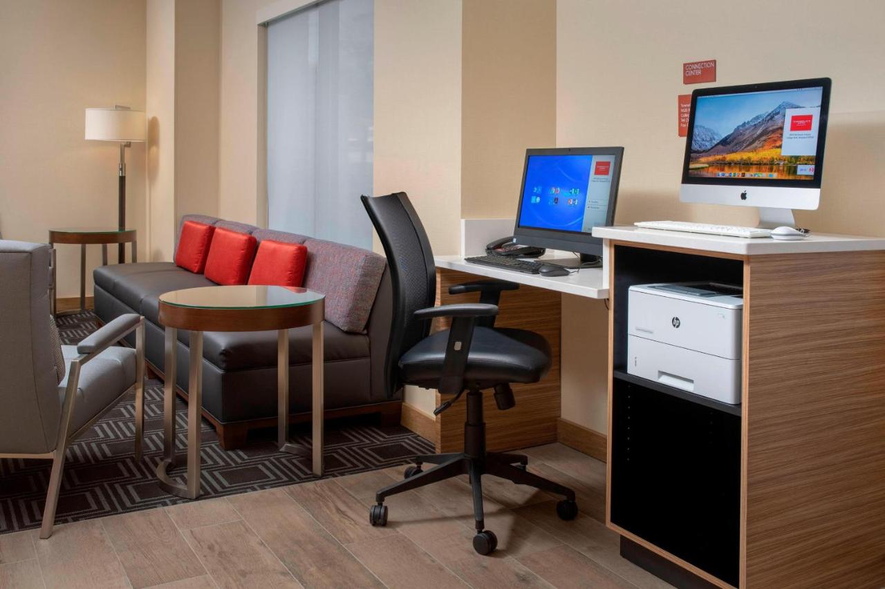 | TownePlace Suites by Marriott College Park