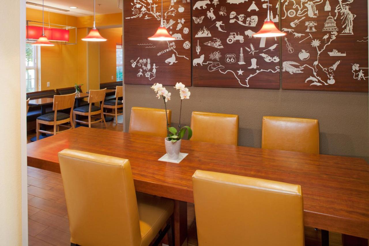 | TownePlace Suites by Marriott Medford