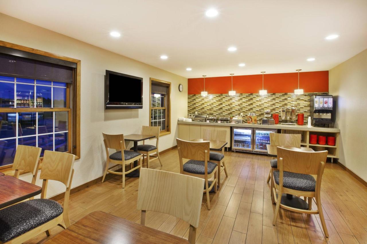  | TownePlace Suites Detroit Sterling Heights