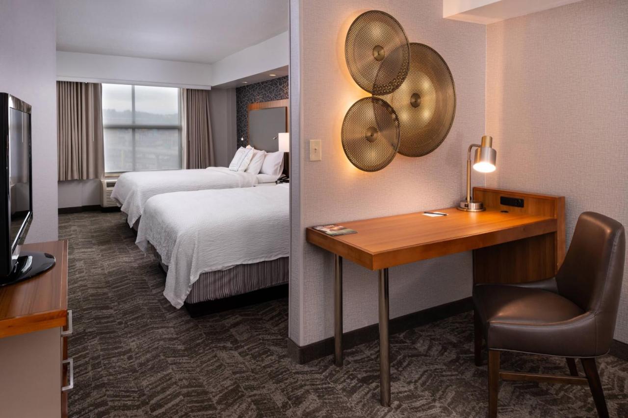 Queen Studio with Sofa Bed at Springhill Suites by Marriott Pittsburgh North Shore