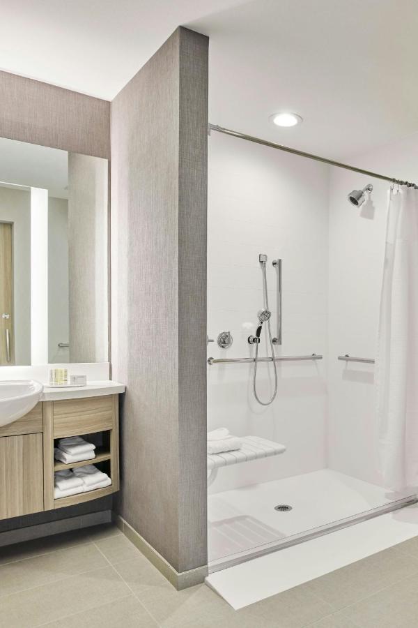 King Suite with Trundle Bed at SpringHill Suites by Marriott Chicago Chinatown