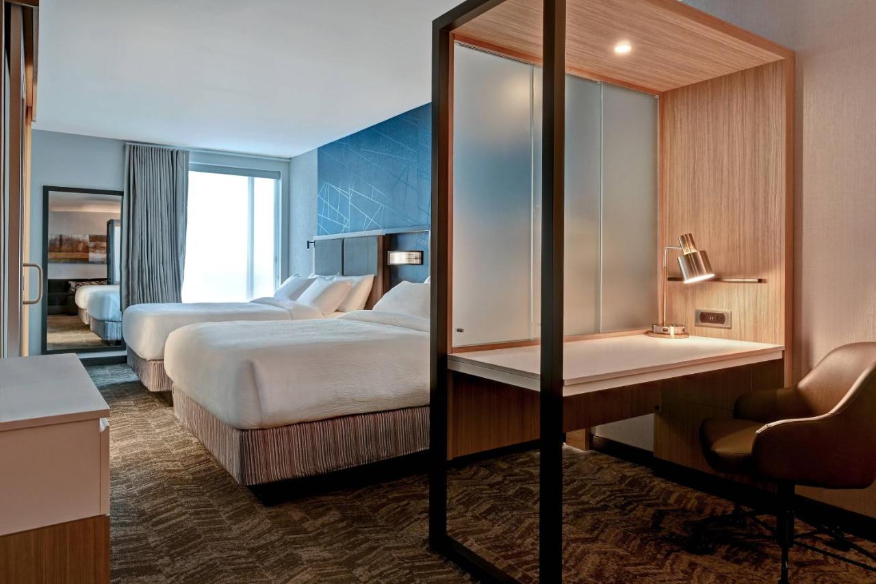 Queen Suite with Trundle Bed and Adapted Tub - Mobility Accessible at SpringHill Suites by Marriott Albuquerque University Area