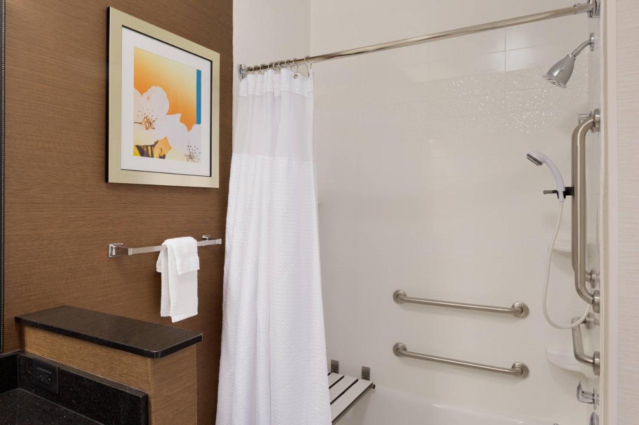 | Fairfield Inn & Suites Youngstown Boardman/Poland