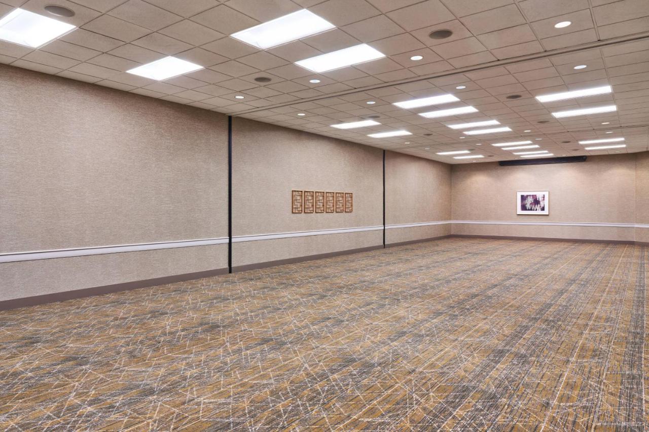 | Sheraton Portland Airport Hotel
