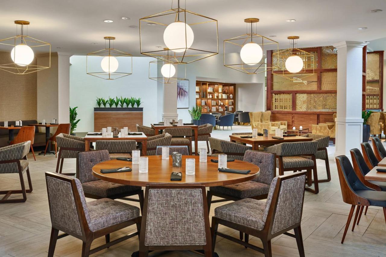 | Sheraton Portland Airport Hotel