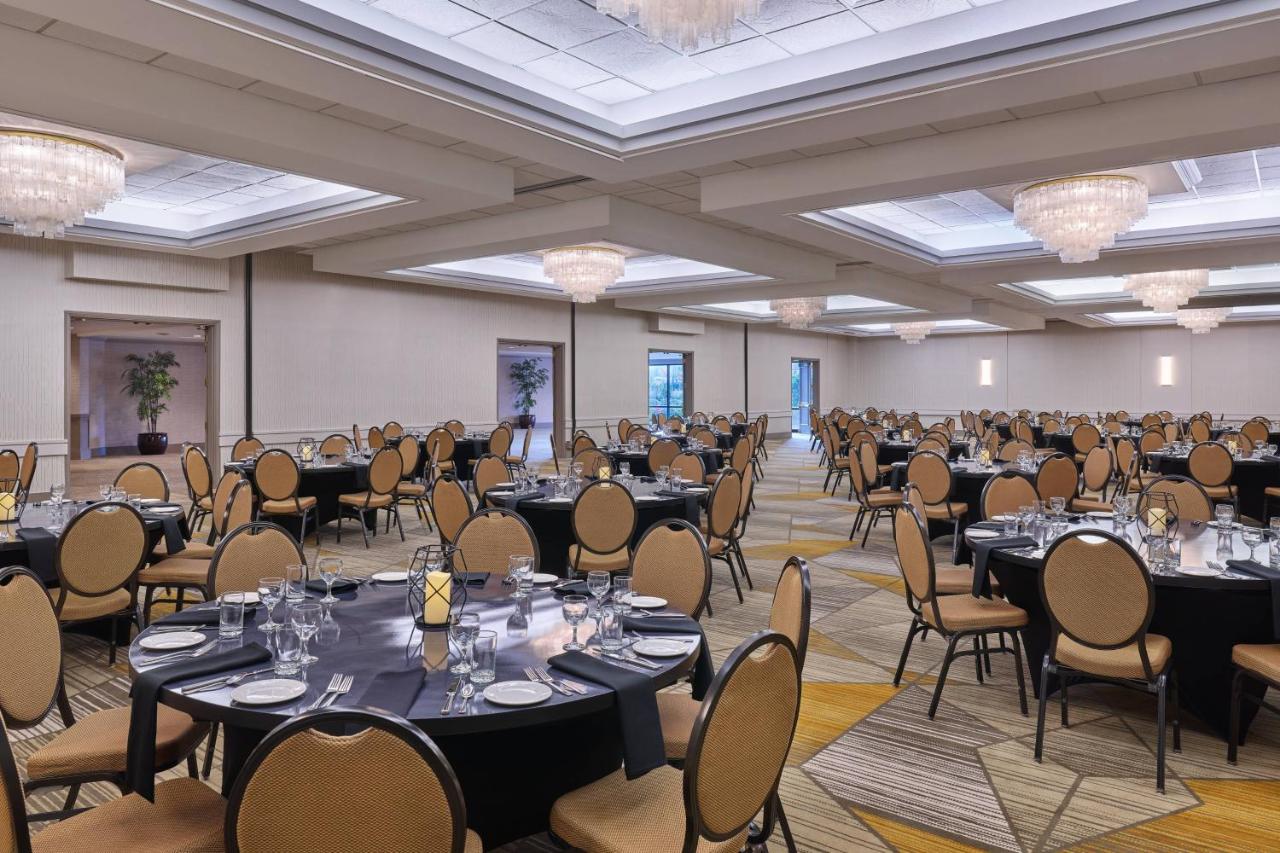 | Sheraton Portland Airport Hotel