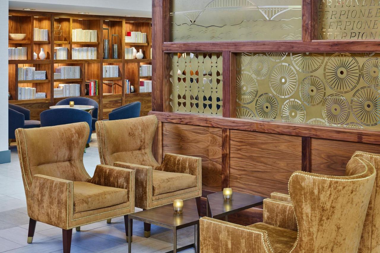| Sheraton Portland Airport Hotel