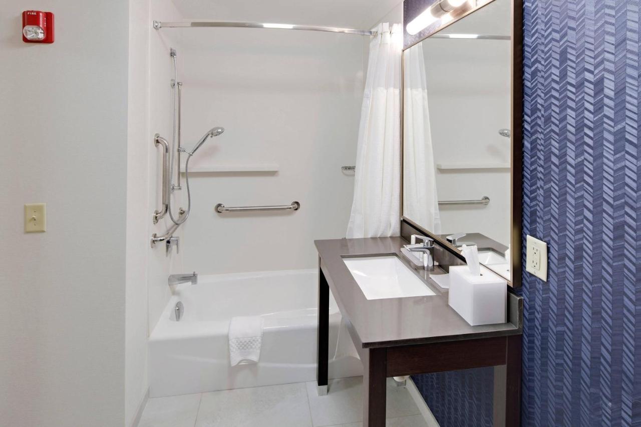 | Fairfield by Marriott Youngstown/Austintown